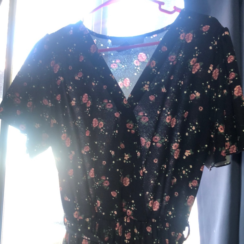 Pre-owned MIDI dress. Only wear once, like new.